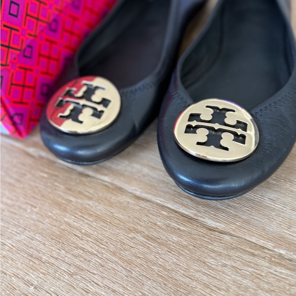 Tory Burch Black Ballet Flats 7.5 NWT - Picture 2 of 5